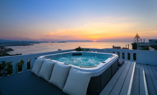 Rooftop Jacuzzi Apartment, Chania town