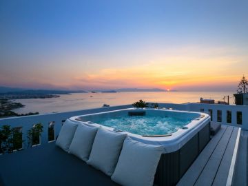 Rooftop Jacuzzi Apartment, Chania (Byen)