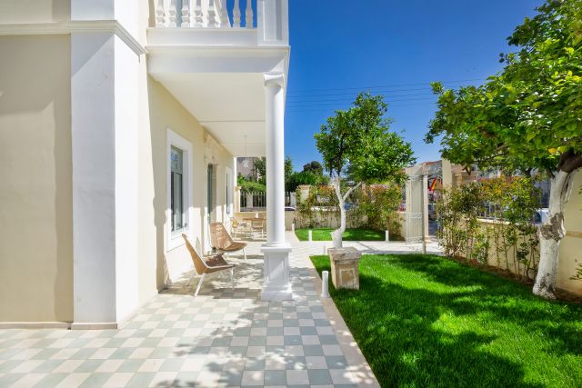 casa verde residence courtyard 1